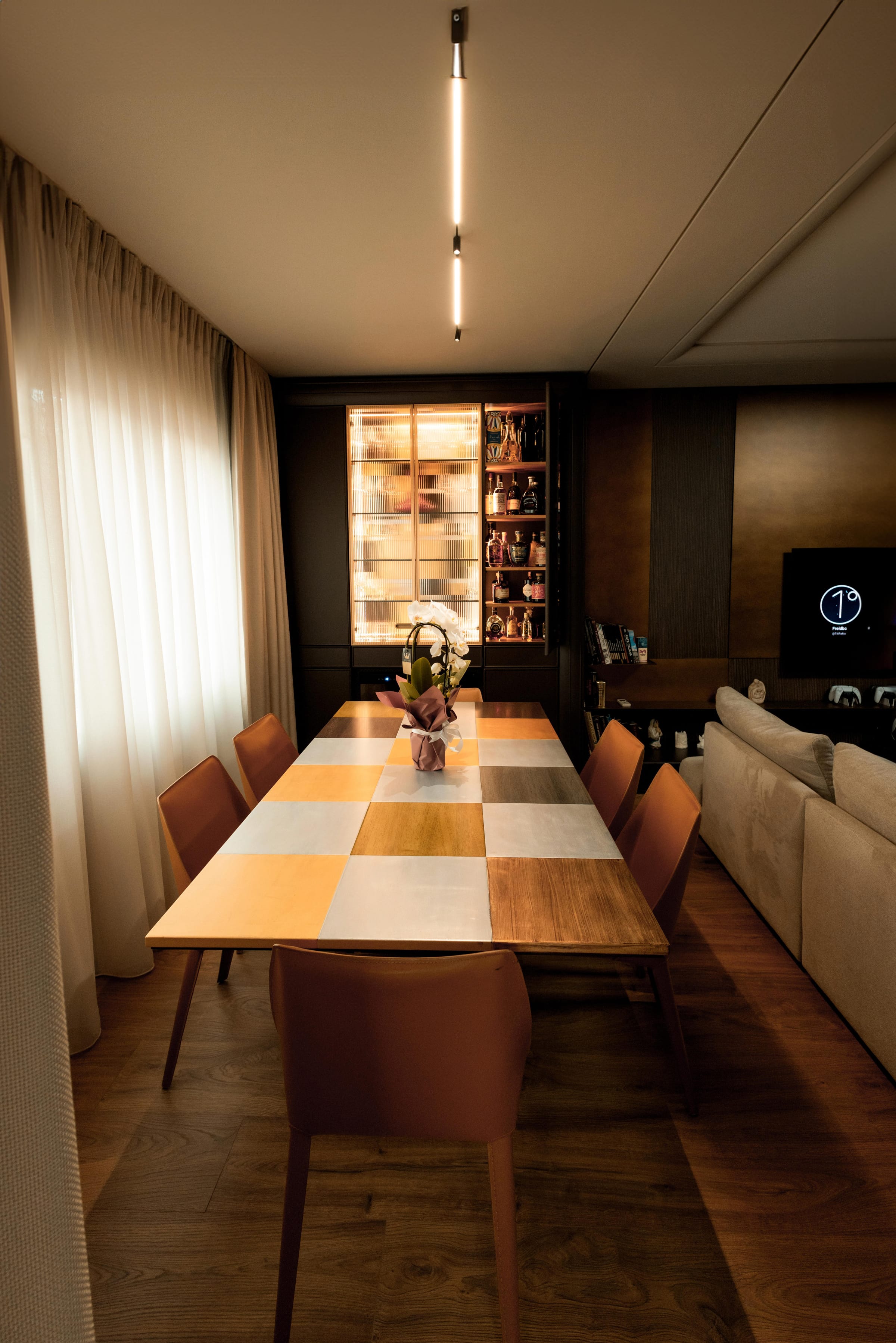 Apartament 2 — long table — pendant lighting