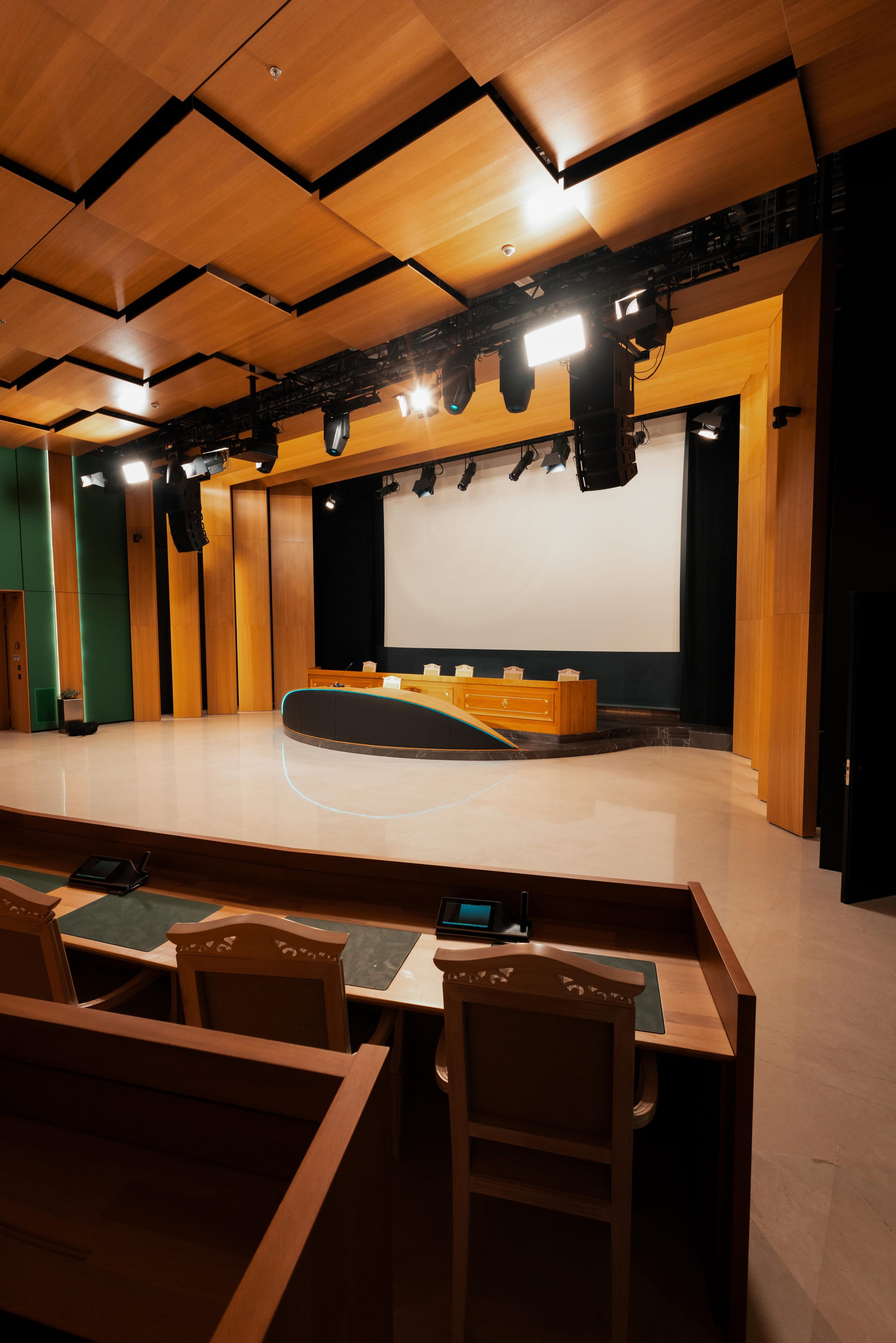 CFO Pharma — auditorium — stage and seating