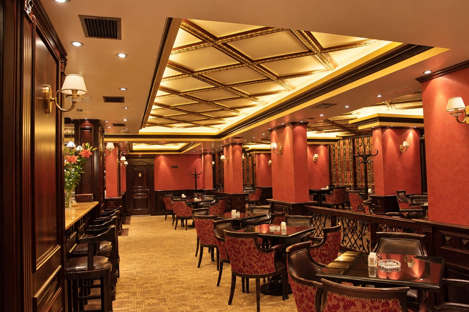 Chicago — restaurant bar — red, wide