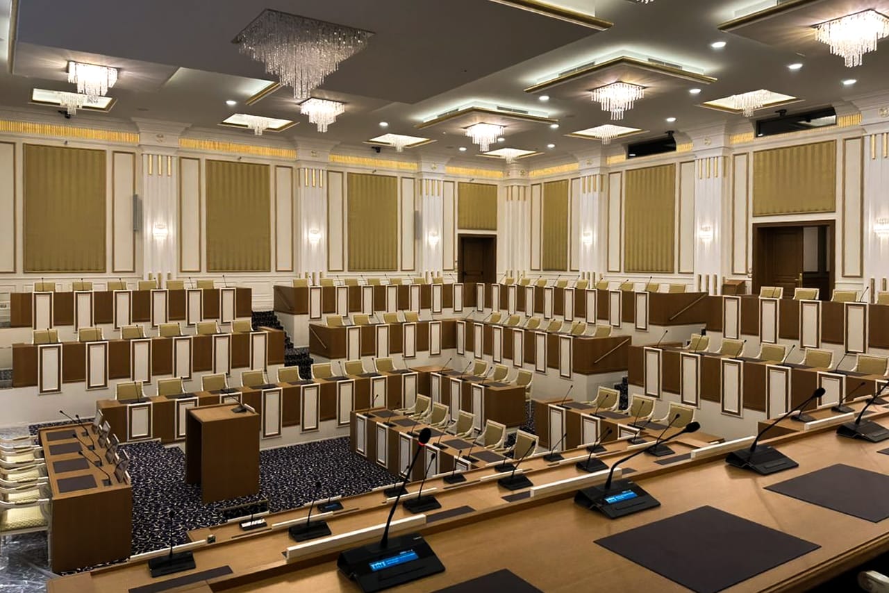 Constitutional Court — assembly hall — full house, coffered ceiling