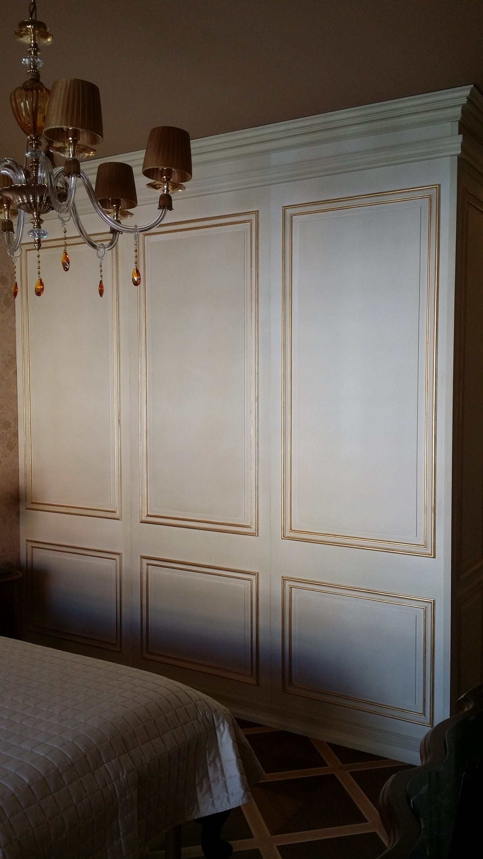 Vila 3 — cream panelled door — classical