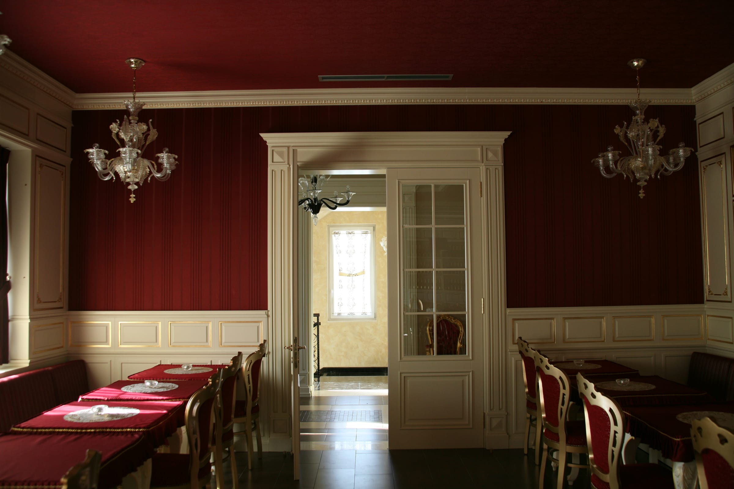 Vila Alehandro — living room — red walls